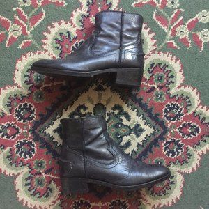 Frye Ray Seam Black Leather Western Ankle Boots Size 7.5